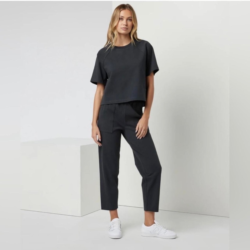 Vuori Mackenzie Jogger Pants Washed Black Charcoal Size Medium Premium Cotton